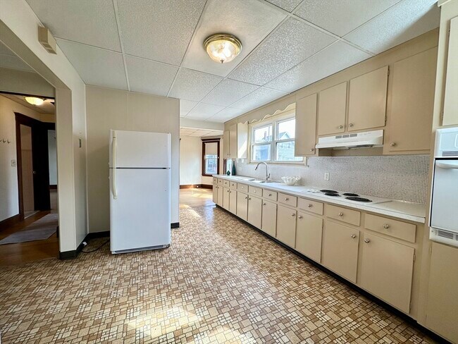 Building Photo - 58 Franklin St