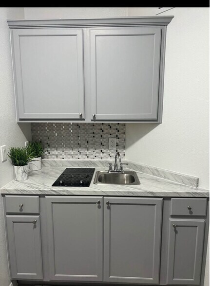 Primary Photo - 600 Sardinia Cir