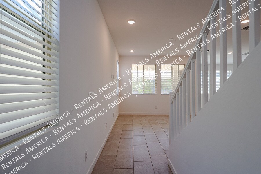 Building Photo - 9329 East Sebring Avenue