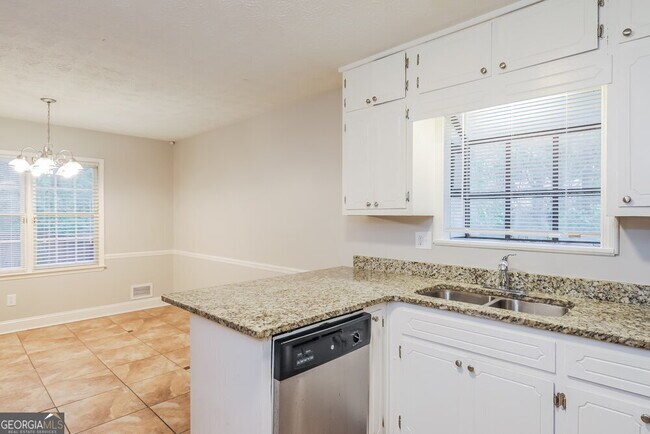 Building Photo - 1019 River Stone Ct