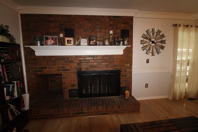 Building Photo - 2107 Tanglewood Rd