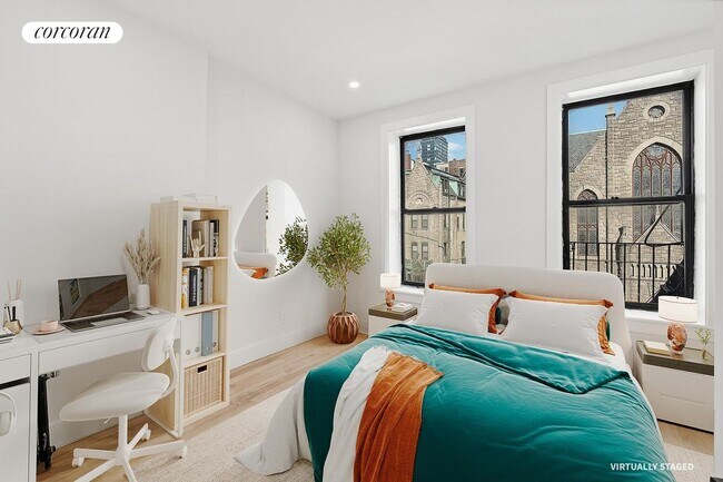 Building Photo - 204 W 96th St
