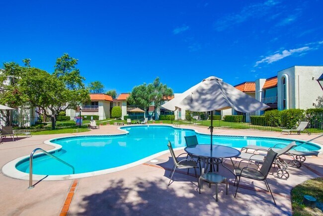 Building Photo - Modern Comfort and Scenic Views in San Carlos
