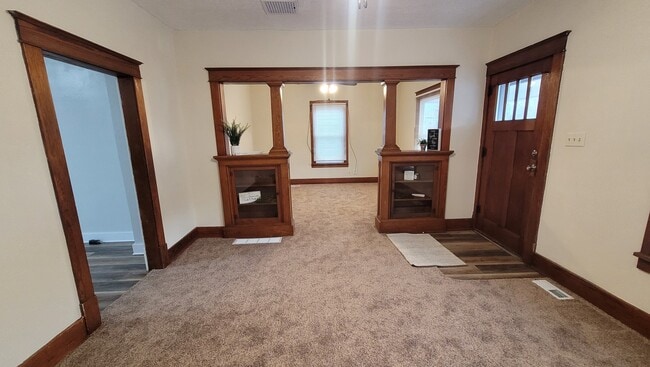 Building Photo - 812 Logan St