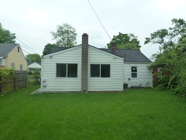 Building Photo - Charming Ranch, 3 bedrooms 2 baths