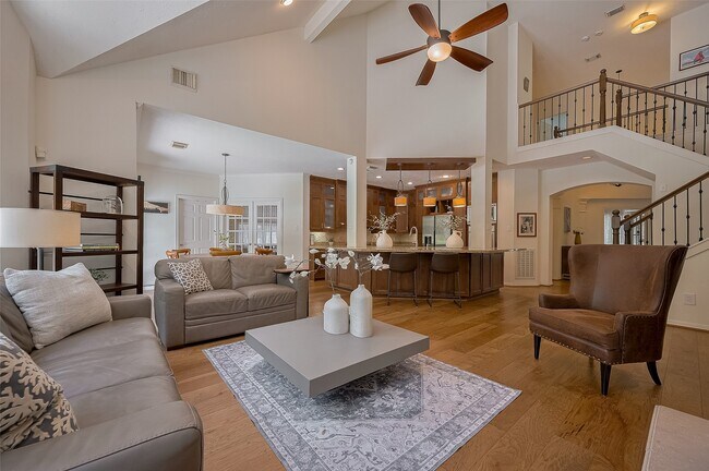 Building Photo - 7 Peaceful Canyon Ct