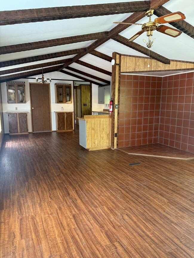 Building Photo - 107 Scenic Valley Rd