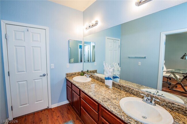 Building Photo - 834 Roseberry Dr