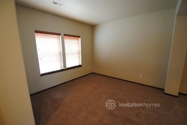 Building Photo - 5601 117th Pl NE