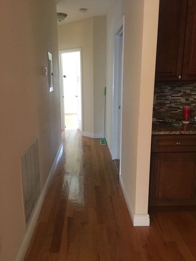 Building Photo - 97 Tichenor St