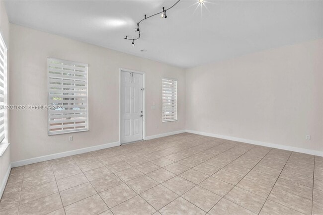 Building Photo - 14634 SW 5th St