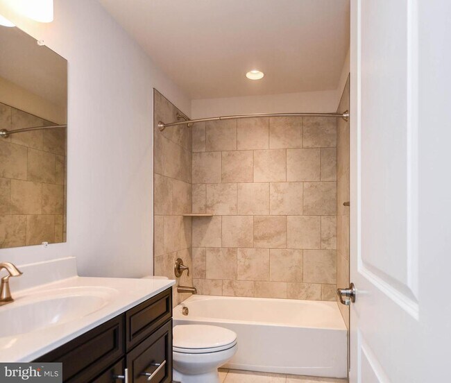 Building Photo - 7102 Druce Way
