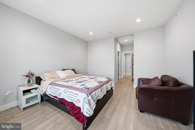 Building Photo - 1728 Ingersoll St