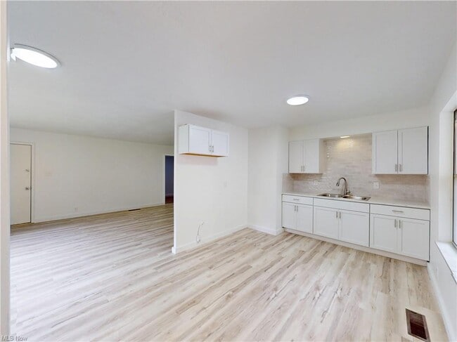 Building Photo - 17721 Rookwood Rd