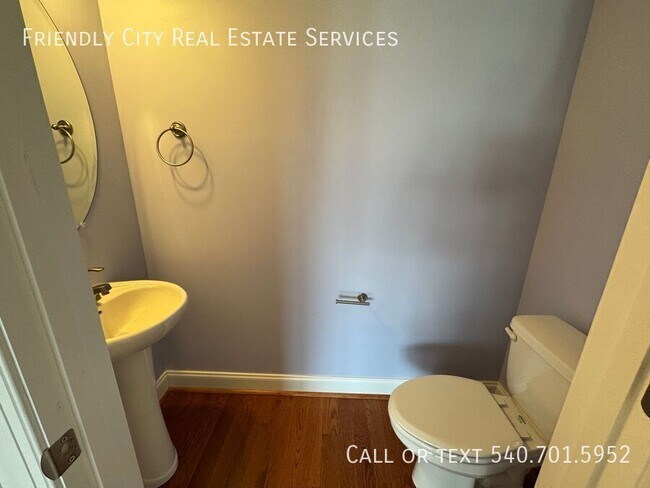 Building Photo - 565 Spring Oaks Drive