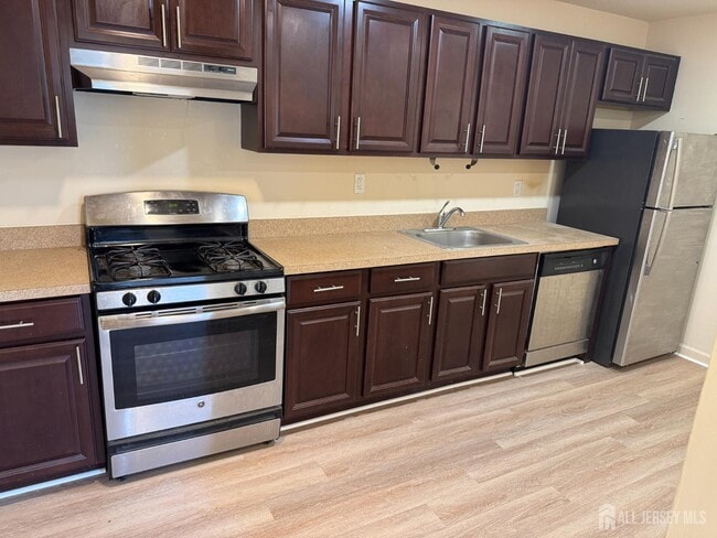 Building Photo - 1301 Cricket Ln