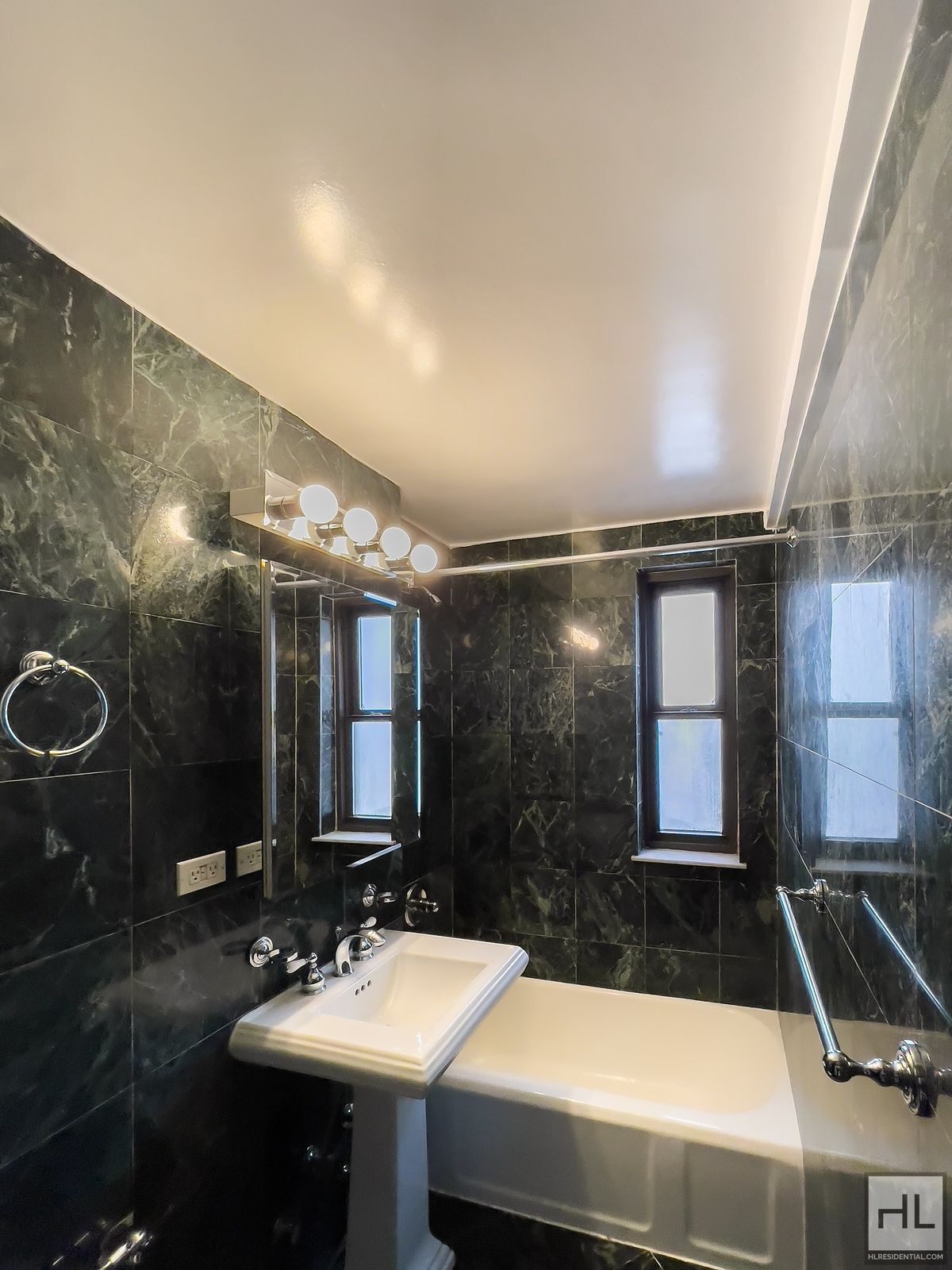 Building Photo - EAST 56 STREET