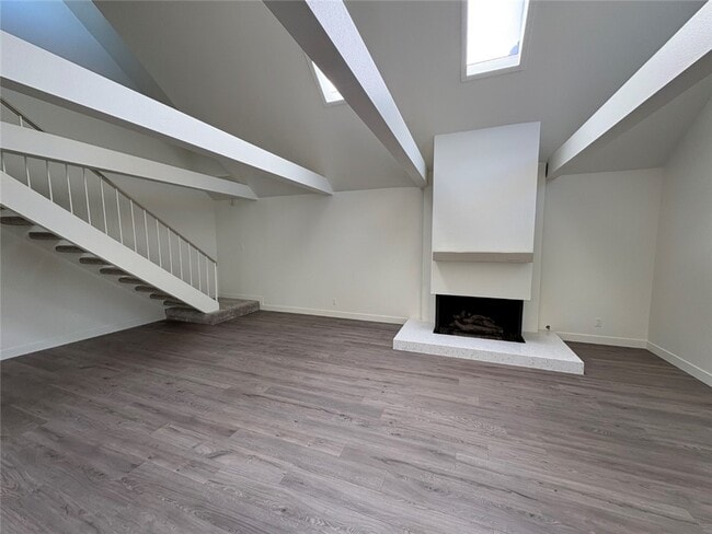 Building Photo - 310 Corsair Way