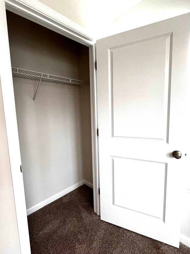 Building Photo - 14 Rothbury Ct