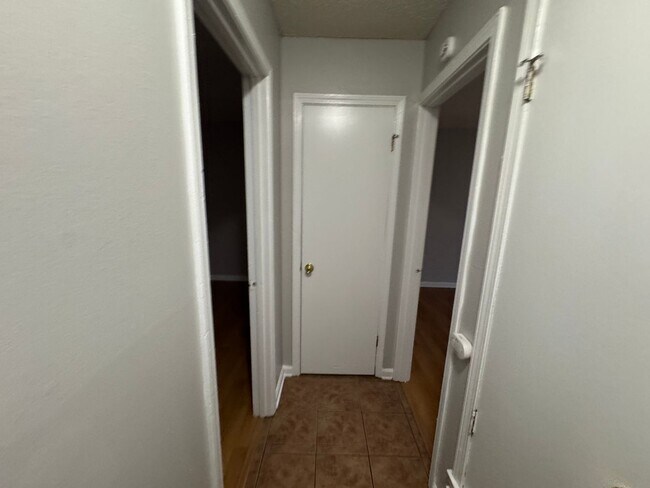 Building Photo - 5493 Adams Cir