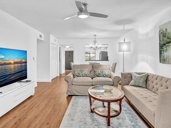 Building Photo - 5087 Oakhill Ln