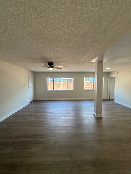 Building Photo - 2919 Carmona Ave