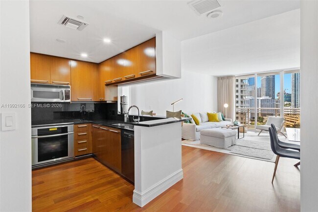 Building Photo - 901 Brickell Key Blvd