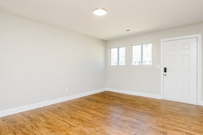 Building Photo - NEWLY RENOVATED 2 bedroom, 1 bathroom at Gilbert Townes