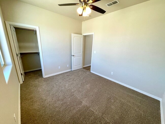 Building Photo - Beautiful 2024 Built 3 Bedroom Home in Leg...