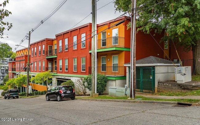 Building Photo - 2411 Brownsboro Rd