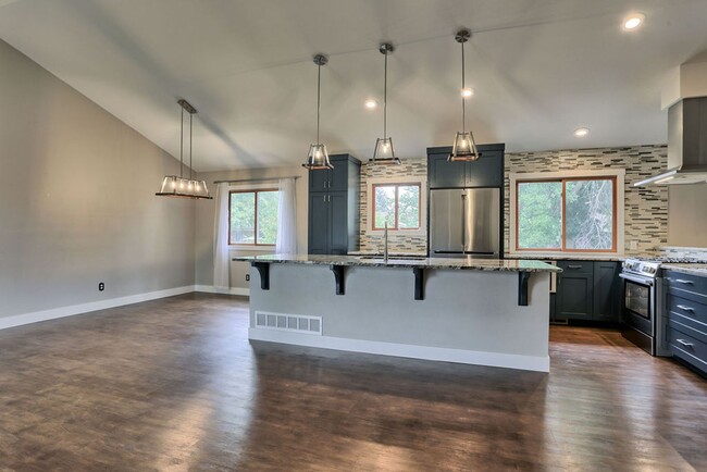 Building Photo - 4 Bedroom home in Fort Collins