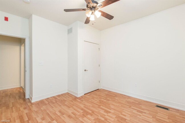 Building Photo - 4 br, 2 bath Triplex - 1501 MASTER ST Unit...