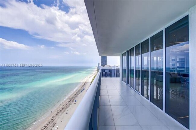 Building Photo - 1830 S Ocean Dr