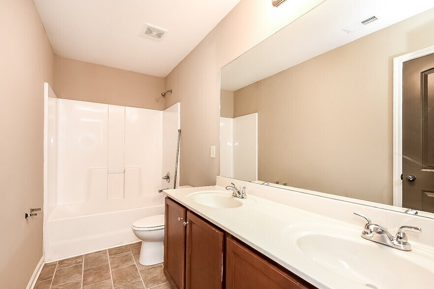 Building Photo - 3523 Walking Stick Way NE