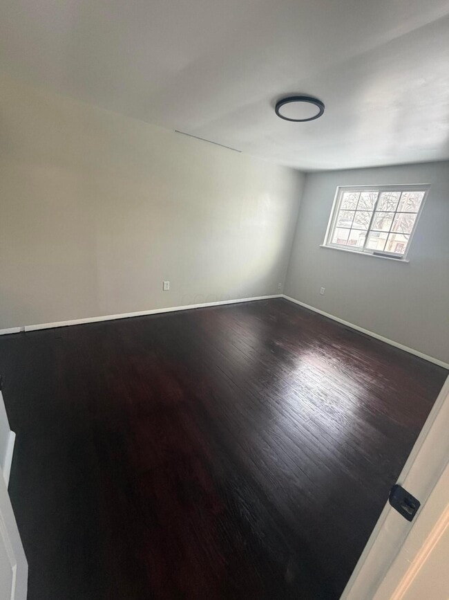 Building Photo - 4465 Paxton Dr S