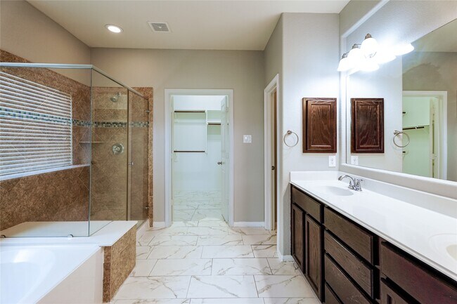 Building Photo - 6011 Watford Bend