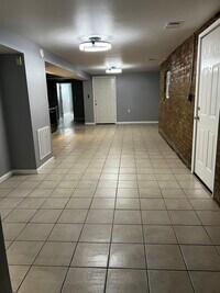 Building Photo - 5427 S Wabash Ave