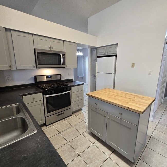 Building Photo - 7304 Grange Ave NW