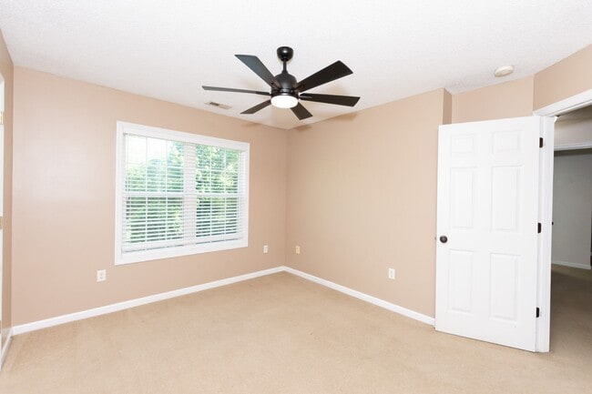 Building Photo - PRICE IMPROVEMENT!!!! MOVE-IN READY