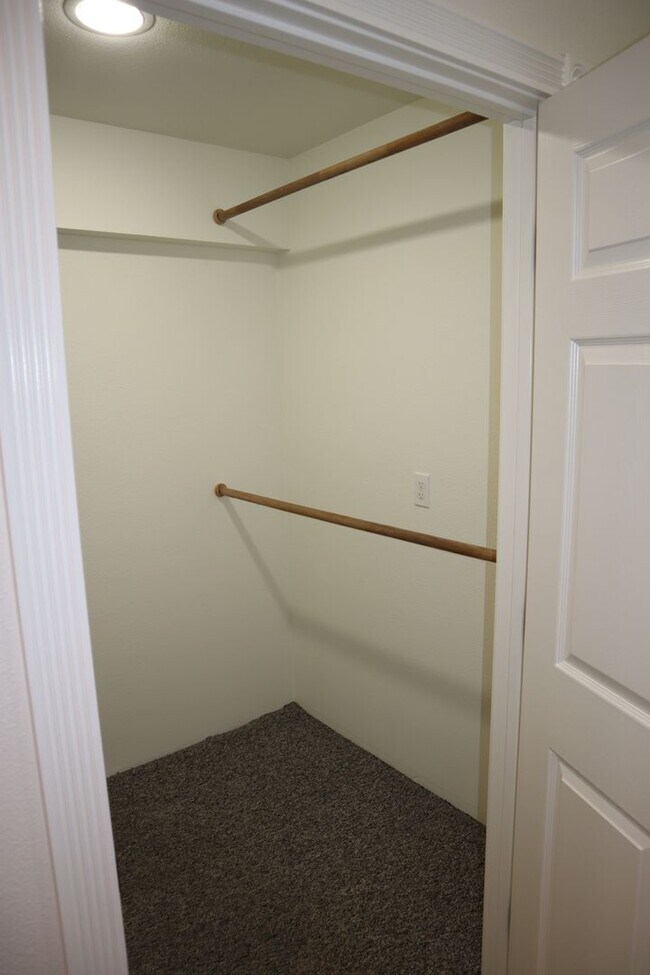 Building Photo - 1439 Huntoon St
