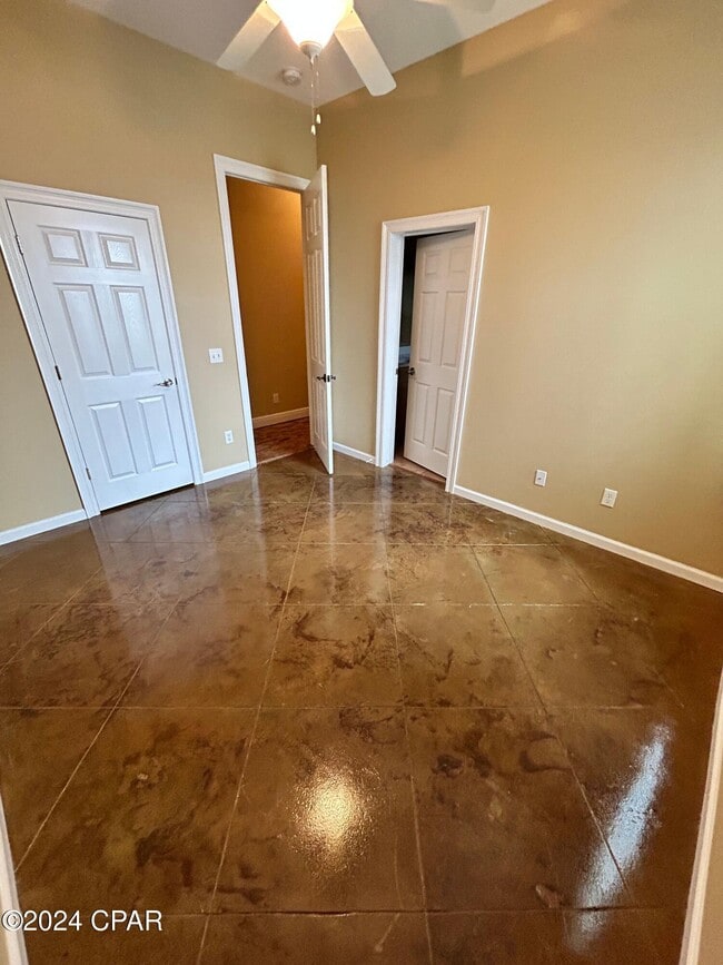 Building Photo - 7134 Bay Crest Rd