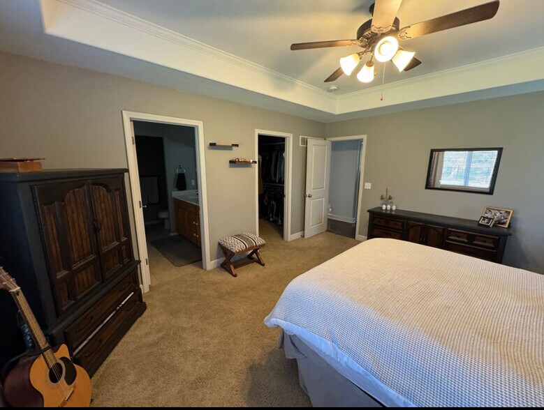 Building Photo - 1380 Stone Creek Dr