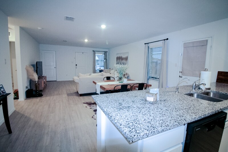 Building Photo - 15104 Bull Wagon Wy