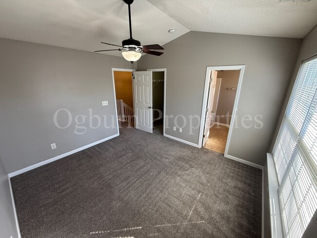 Building Photo - 3375 Kensington Pl