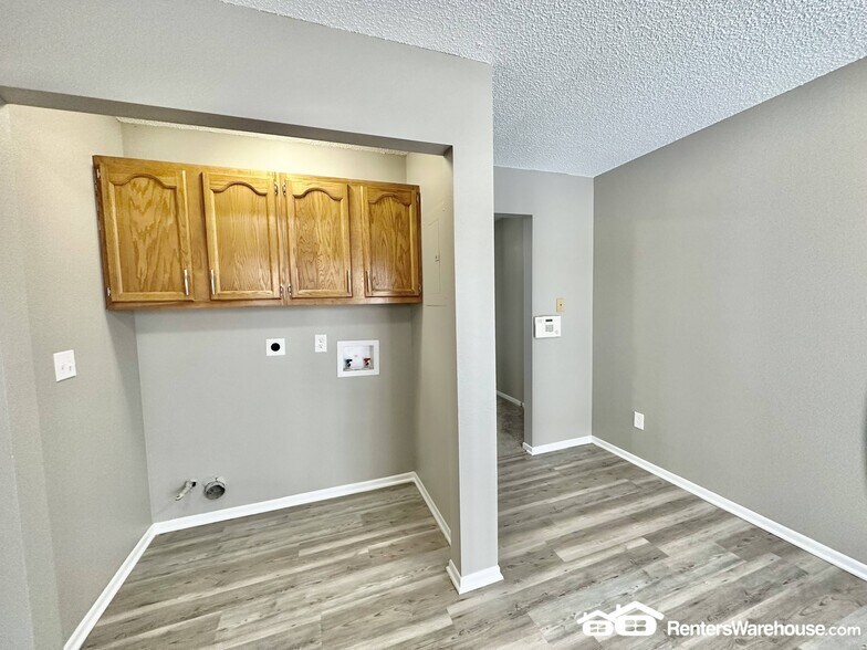 Building Photo - 1933 E 25th St