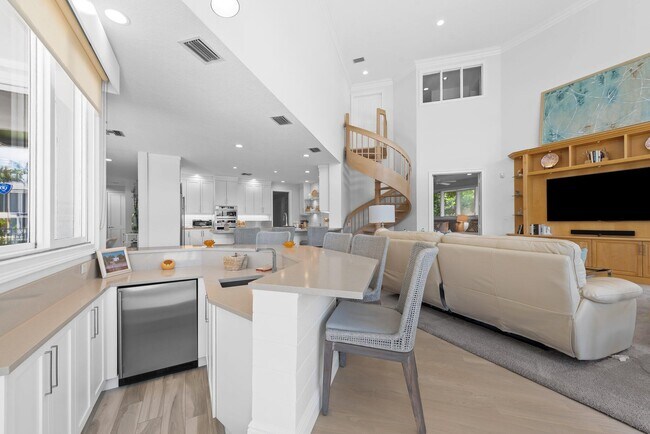 Building Photo - 396 E Coconut Palm Rd