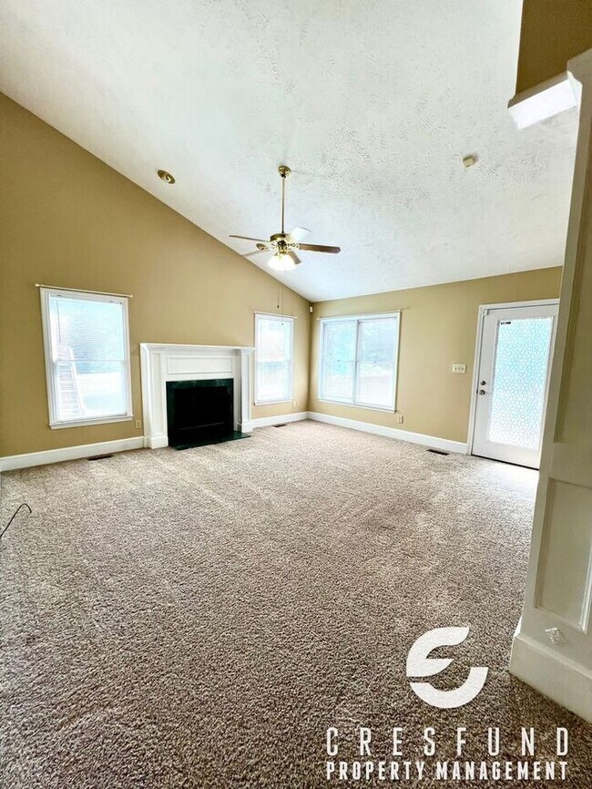 Building Photo - Waterview 3BR 2Bath Off Ramsey Street