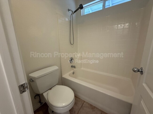 Building Photo - 238 E Pleasant Valley Rd