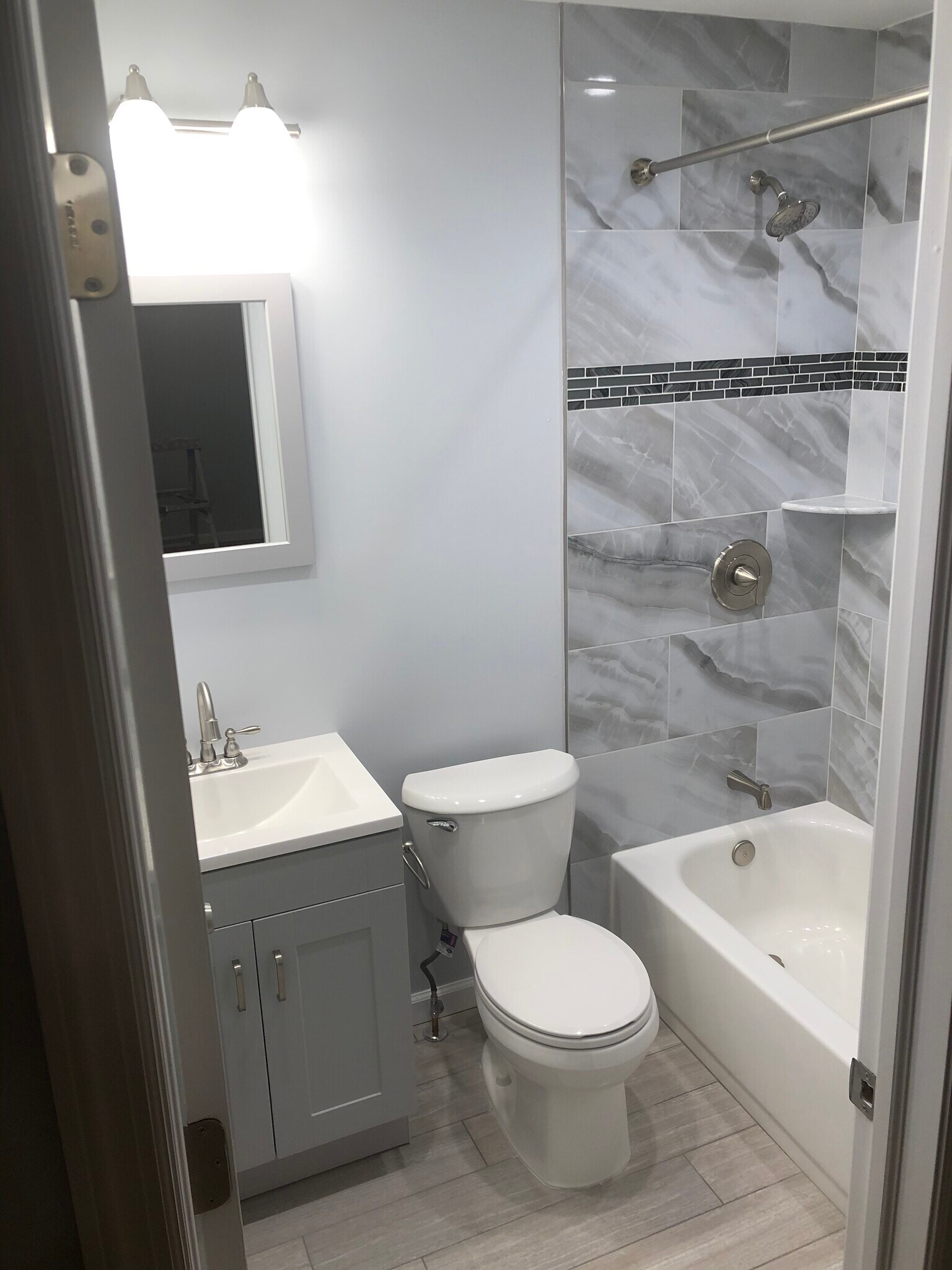 Building Photo - 804 hidden village dr