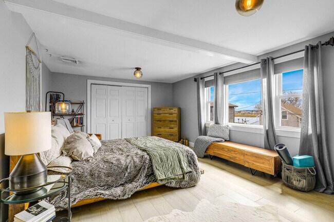 Building Photo - 32 Basin St